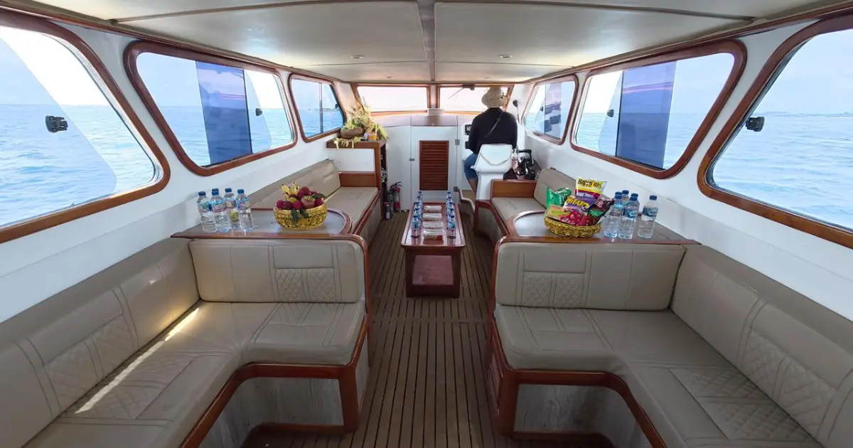 bali-private-yacht-to-nusa-penida-luxury-snorkeling-island-tour-sunset-cruise-3