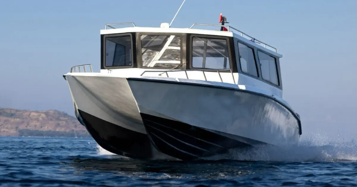 private-boat-charter-bali-to-gili-island-senggigi-lombok-10-pax-4